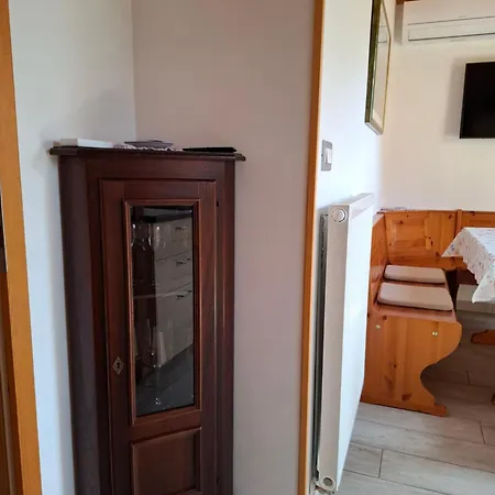 Apartma Ana Ida *